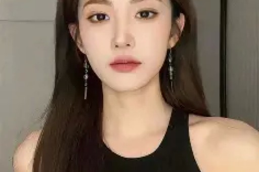 真猛！女演员周也卧室亲密被拍拥抱接吻一条龙明星也是普通人