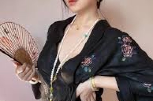 1天连炸3大顶流瓜！辟谣、私下热摸、知三当三内娱彻底乱套